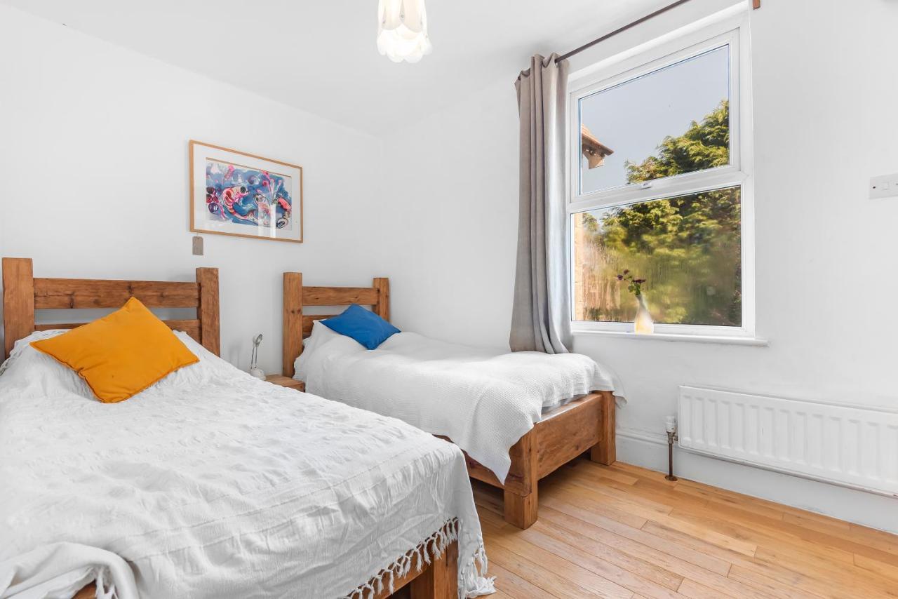 Organic Panda Bed & Breakfast St Ives  Exterior photo